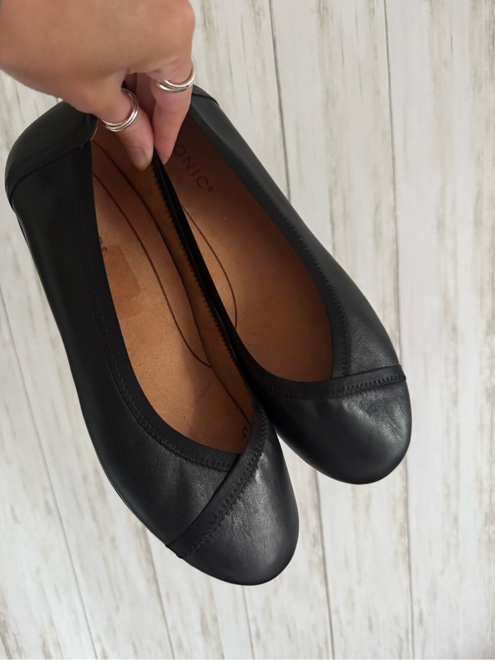 Vionic Carroll Black Ballet Flats - Size 9.5